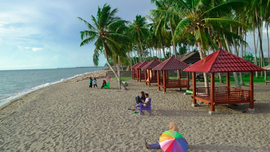 Pantai Lowita 