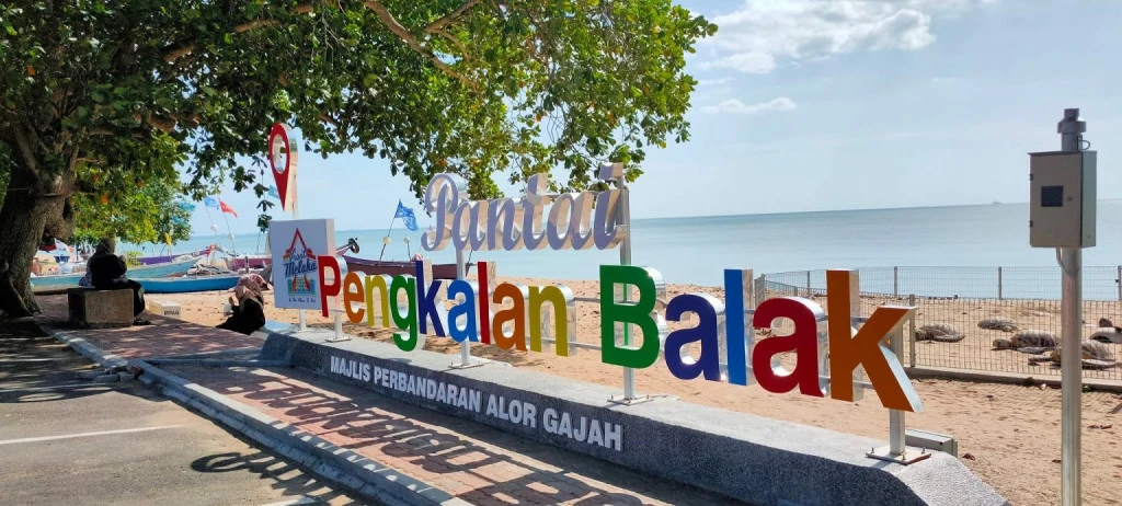 Pengkalan Balak Beach